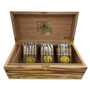 Sandalwood Humidor + 3 druhy Doutníků Gurkha 35th Anniversary po 25 kusech